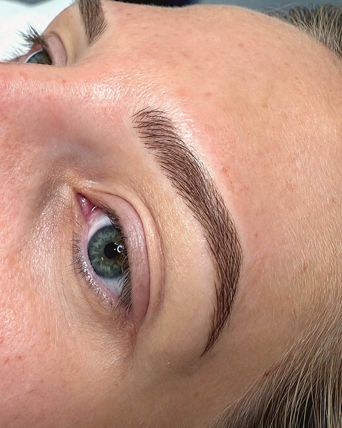 Diseño de cejas detalle