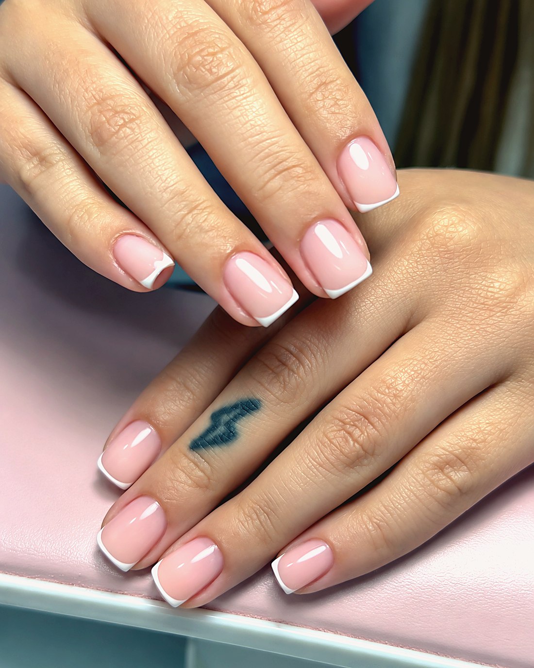 Manicura francesa clásica