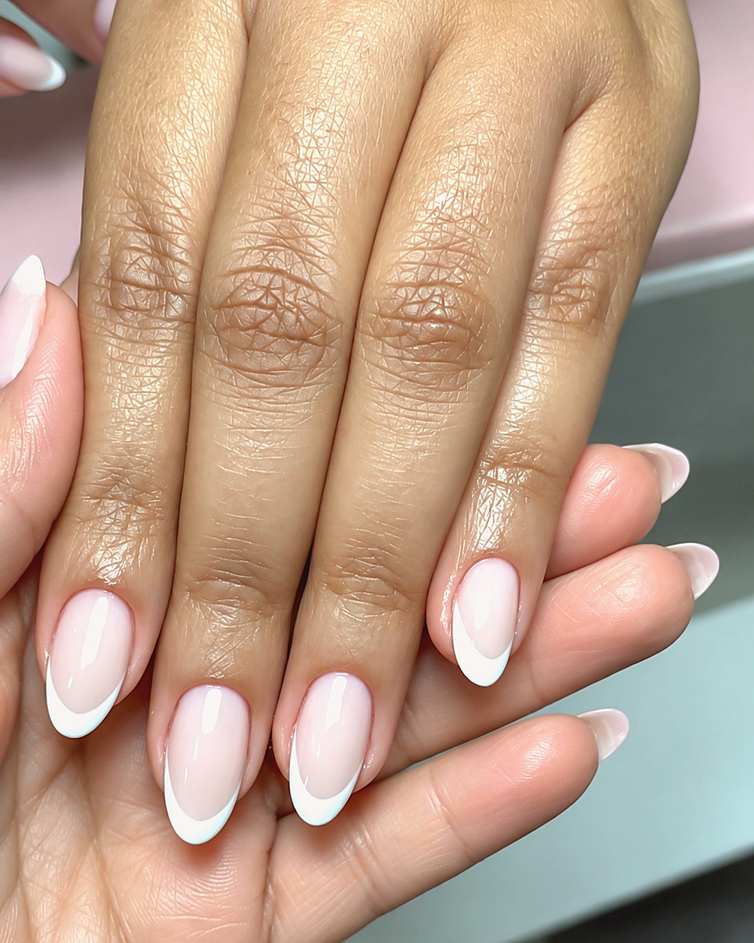 Manicura francesa en óvalo
